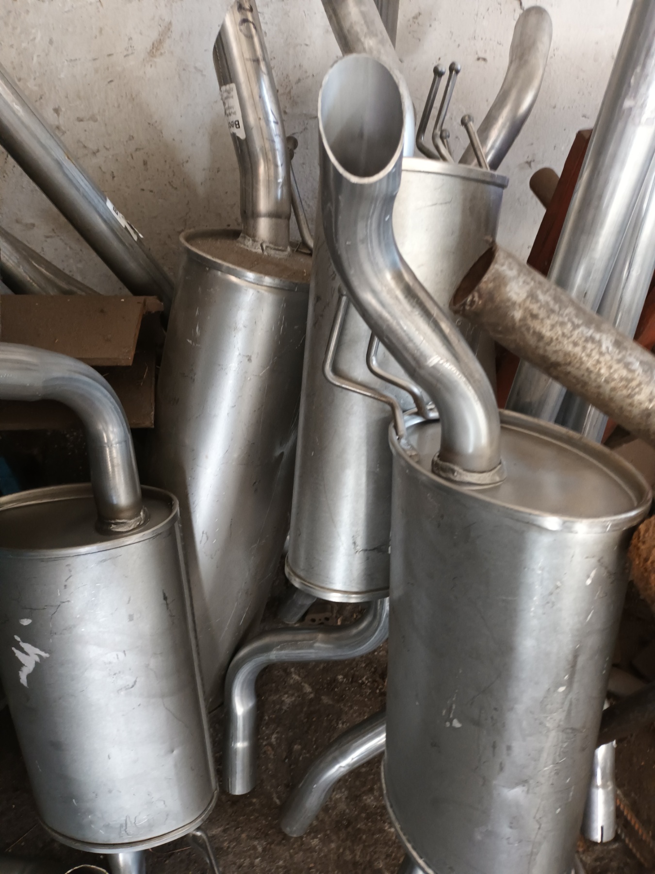 Prohromski auspuh izrađen po meri u Auspuh Servisu Neša